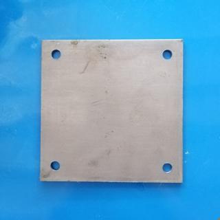แผ่นเพลทเหล็กหนา 6 มม. (รุ่นเจาะรู4 มุม)(ราคารวมแวท) แผ่นเพลทสำหรับปิดหัวเสา แผ่นเพลทสี่เหลี่ยม แผ่นเพลทเหล็กหนา