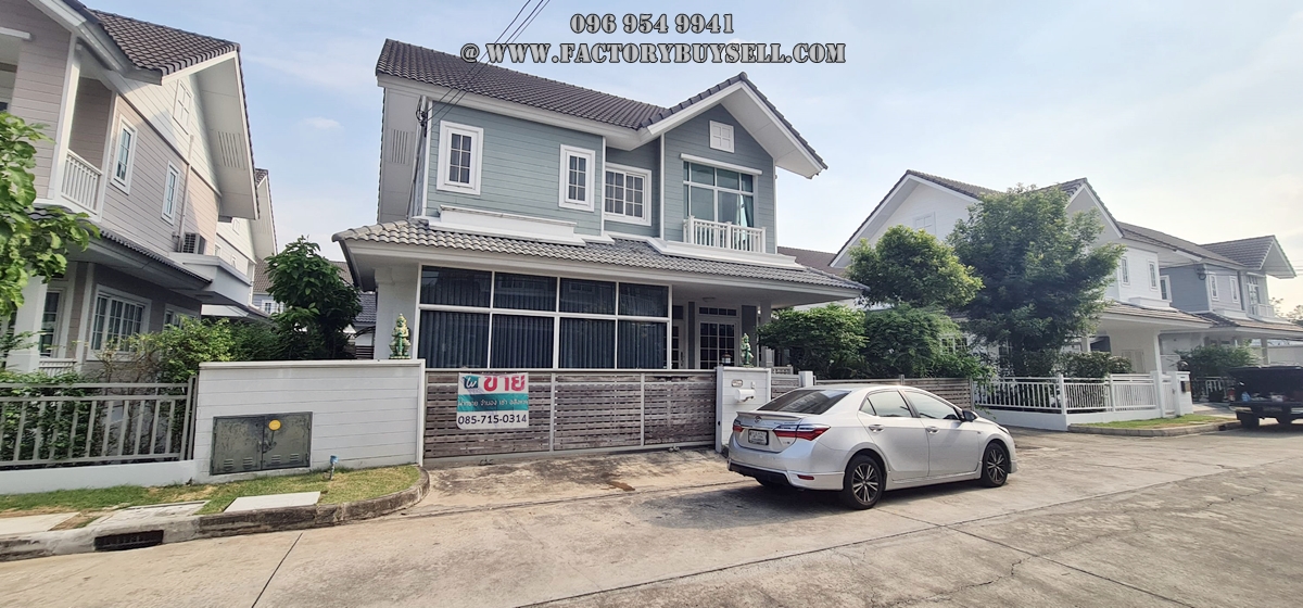 ขายบ้าน บุราสิริ ปัญญาอินทรา มีห้องเก็บรถ Supercar เป็นห้องกระจกในบ้าน