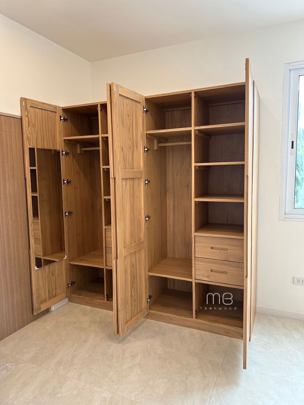 ตู้เสื้อผ้าโมเดิร์นไม้สัก Natural teak color