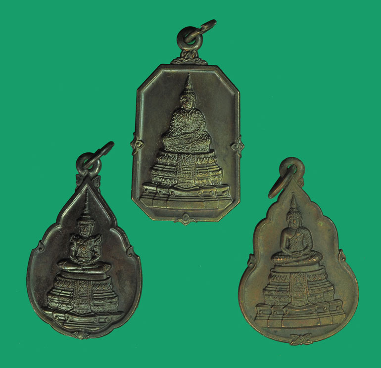 (ขายแล้ว)*33234พระแก้วมรกต 3 ฤดู เนื้อทองแดง สร้างเนื่องในพิธีเปิดสำนักงานใหญ่ ธนาคารกรุงไทย ปี 2525 (หลวงปุ่ดู่ วัดสะแก ร่วมปลุกเสก)ขายแล้ว10