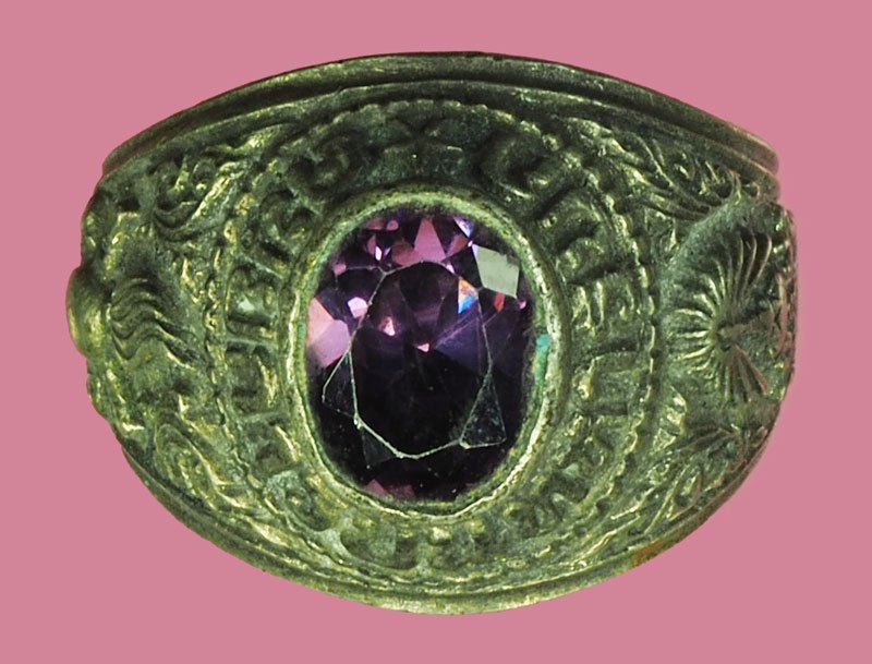 *40372 แหวนรุ่นศิษย์การบินทหารบก หัวพลอยสีม่วง น้ำหนักรวม 6.7 กรัม เนื้อเงิน 17