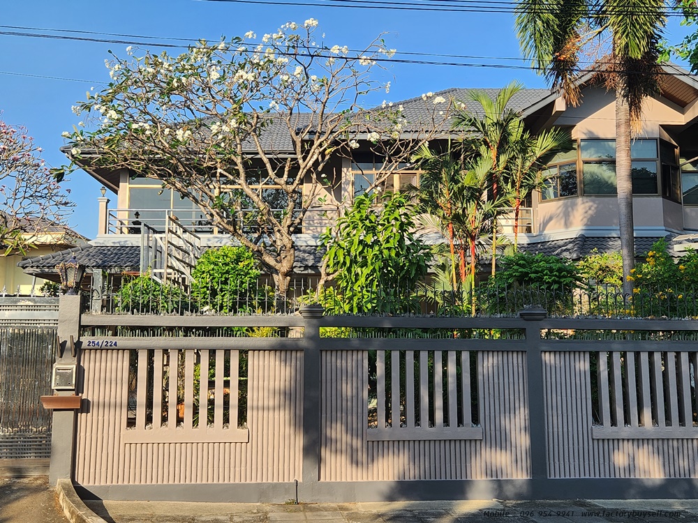 ขายบ้านสวยริมทะเลสาบ สัมมากร รามคำแหง คฤหาสน์หรูหลังใหญ่ ตกแต่งครบ Fully Furnished ตึก 700 ตรม. ริมทะเลสาบ55ไร่, ริมลานโล่ง3.7ไร่ จอดรถ100-140คัน, ติดสวนหย่อม1.74ไร่, รถไฟฟ้าสายสีส้ม MRT สถานีสัมมากร บางกะปิ