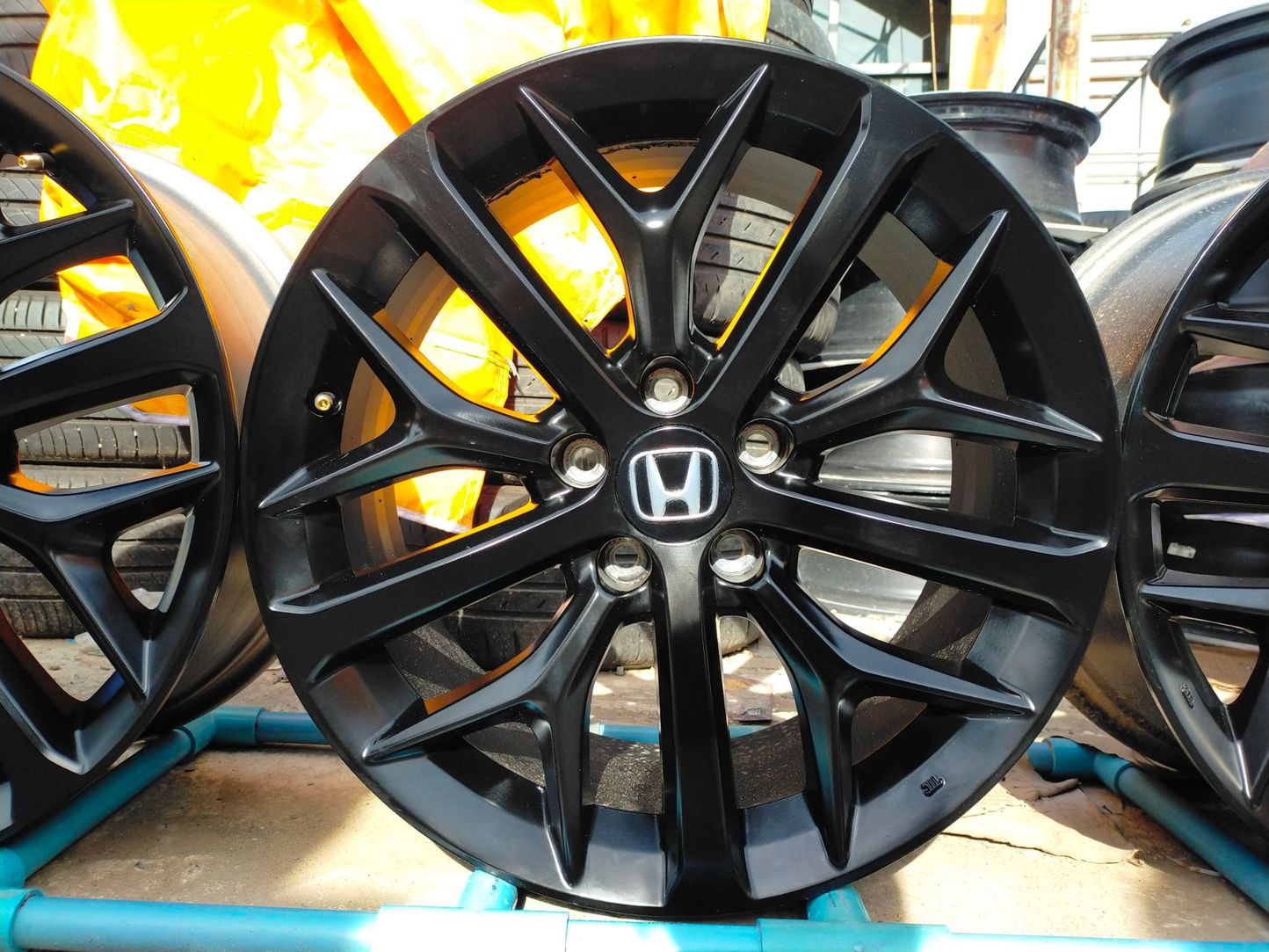 ล้อแม็กฮอนด้า ขอบ18 กว้าง8 et50 สีอบมาตรฐานโรงงาน ใส่ civic accord HRV CRVอื่นๆ 5 รู 114 (1 ชุด 4 วง)