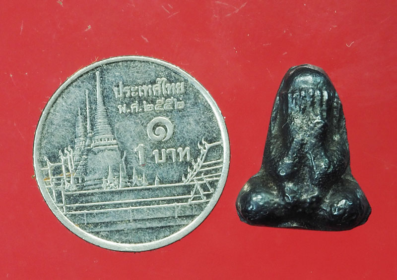 *29326 พระปิดตาพิมพ์เบ้าประกบ เนื้อเมฆพัตร ไม่ทราบที่และปีสร้าง 6