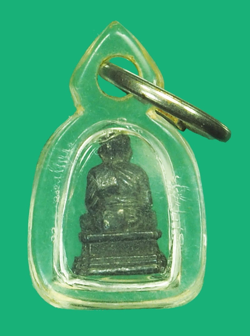 ขายแล้ว*35569 พระหลวงปุ่ทวด วัดห้วยมงคล พิมพ์จิ๋ว เลี่ยมพลาสติกเก่า เนื้อเงิน 11