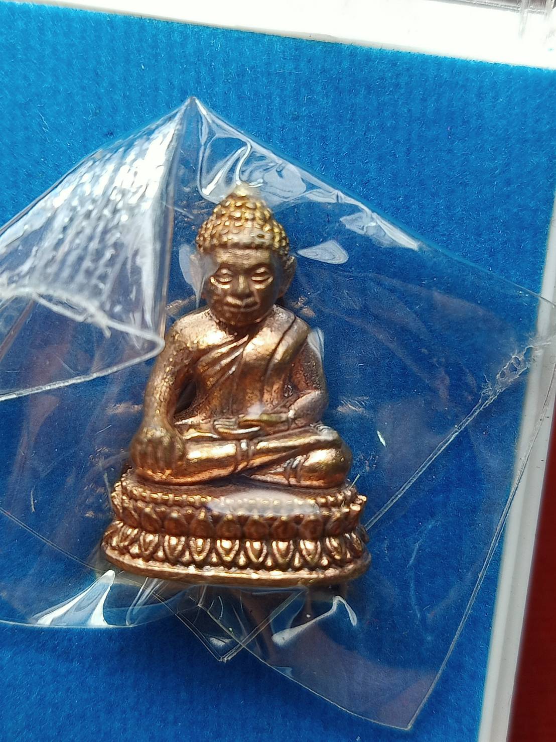 พระชัยวัฒน์หลวงพ่อรวย วัดมาบตาพุด จ.ชลบุรี พร้อมกล่อง (SKU-12884)