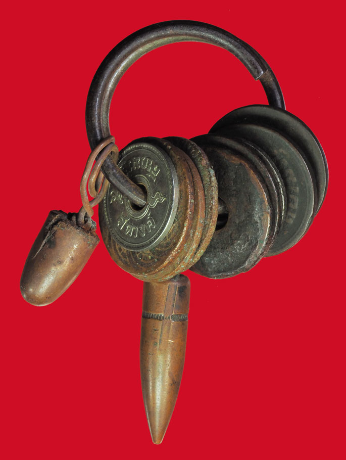 ขายแล้ว*33743พระเก่าเหมายกบ้านมา ตะกรุดหัวลูกปืนด้านหลวงพ่อกวย วัดโฆสิตาราม จำนวน 2 อัน พร้อมเหรียญสตางค์รู ยกพวง 12