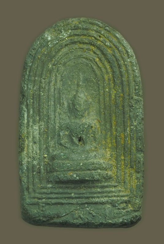 *38253 พระกำแพงแก้ว วัดรัมภาราม ลพบุรี ปี 2504 เนื้อผงใบลาน (หลวงพ่อจง วัดหน้าต่างนอก ร่วมปลุกเสก) 9.1