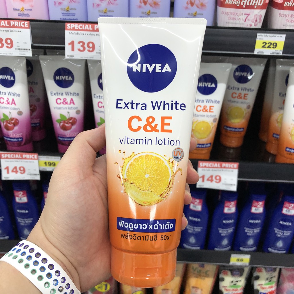 นีเวีย เอ็กซ์ตร้า ไวท์ วิตามินโลชั่น 320 มล. Nivea Extra White Vitamin Lotion 320 ml.