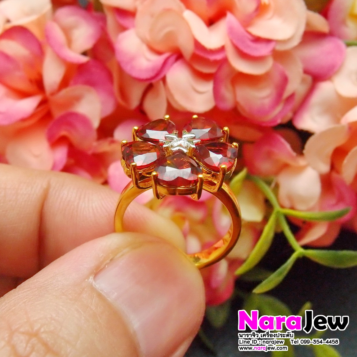 แหวนพลอยโกเมน รูปหัวใจ ประดับเพชรแท้ แบบแหวนหน้ากว้าง ใส่สวยเต็มนิ้ว