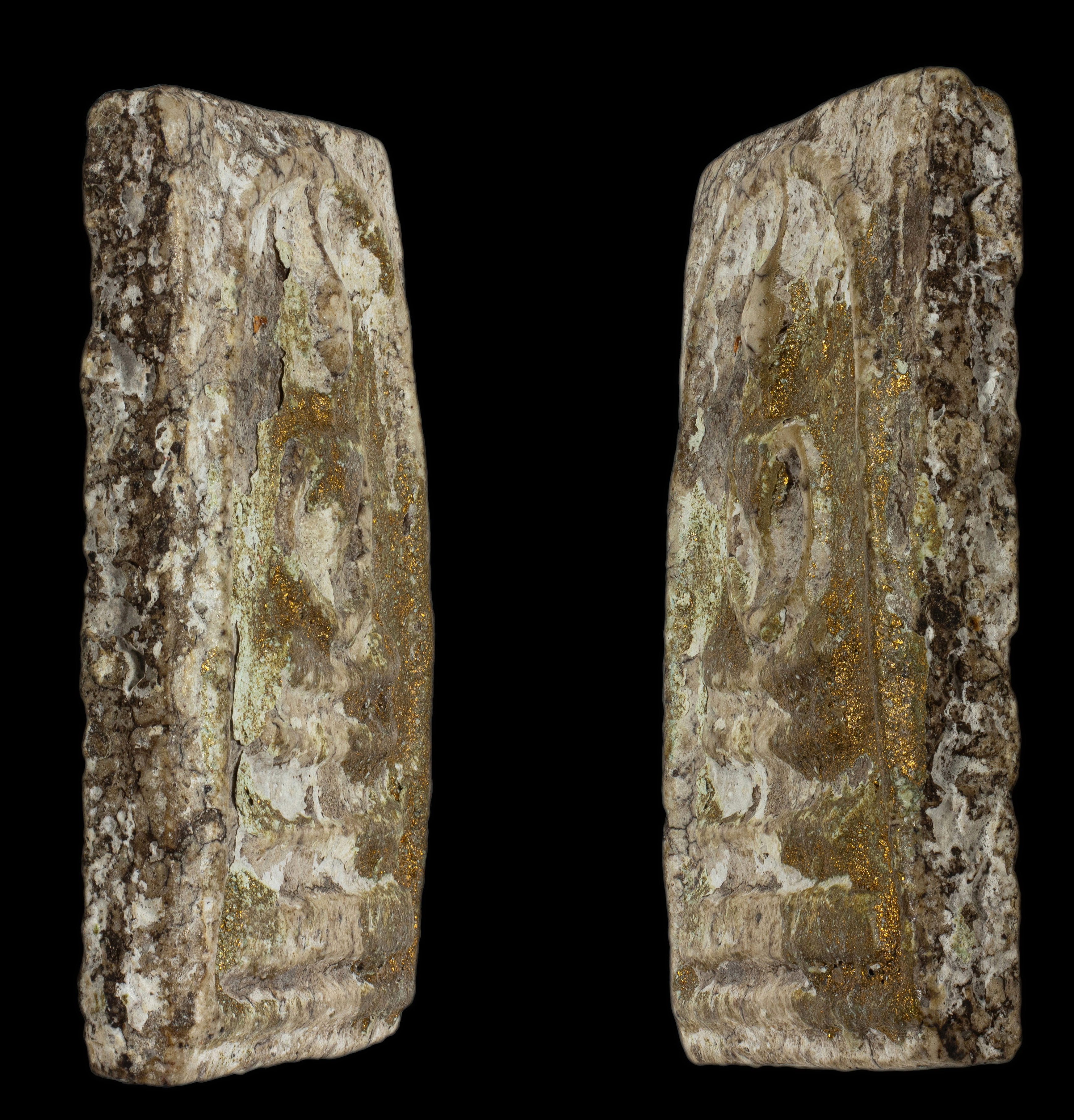 พระสมเด็จผงตะไคร่ใบเสมา ปิดทอง