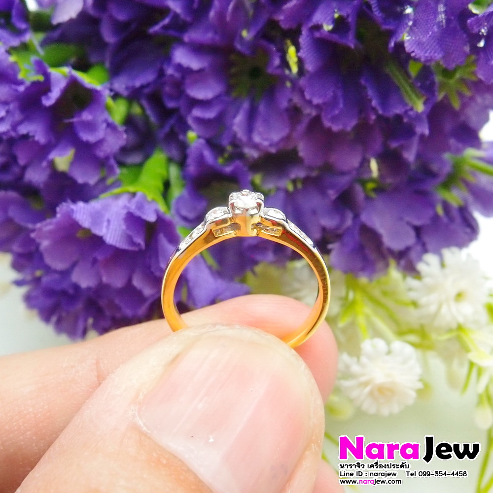 แหวนเพชร เม็ดชู 0.10 กะรัต ประดับเพชรบ่าข้างอีก 0.15 กะรัต น้ำขาวใส 97 VS เพชรสวย เล่นไฟวิ้งๆ