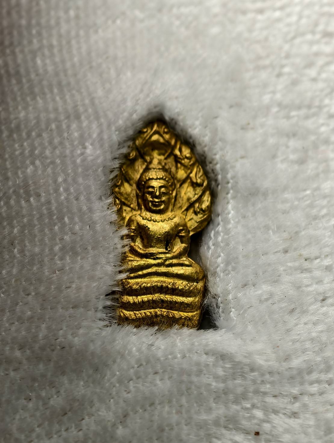 เหรียญปรกใบมะขาม หลวงพ่อคูณ รุ่นเสาร์ห้าคูณพันล้าน วัดบ้านไร่ จ.นครราชสีมา ปี 2537 พร้อมกล่อง (SKU-13349)