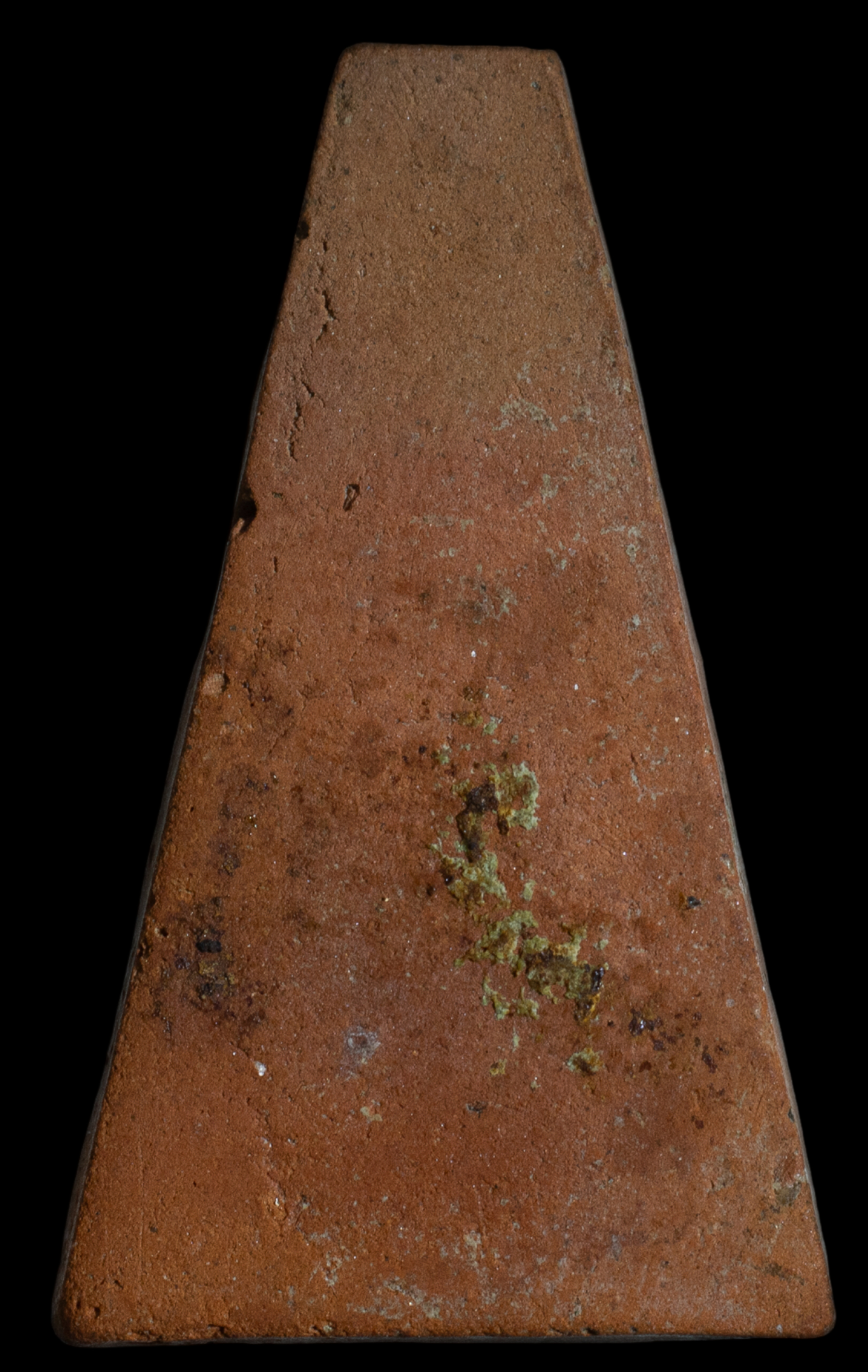 พระผงสุพรรณเนื้อดิน ยุคต้น หลวงพ่อกวย วัดโฆสิตาราม ช่วงปี 2500