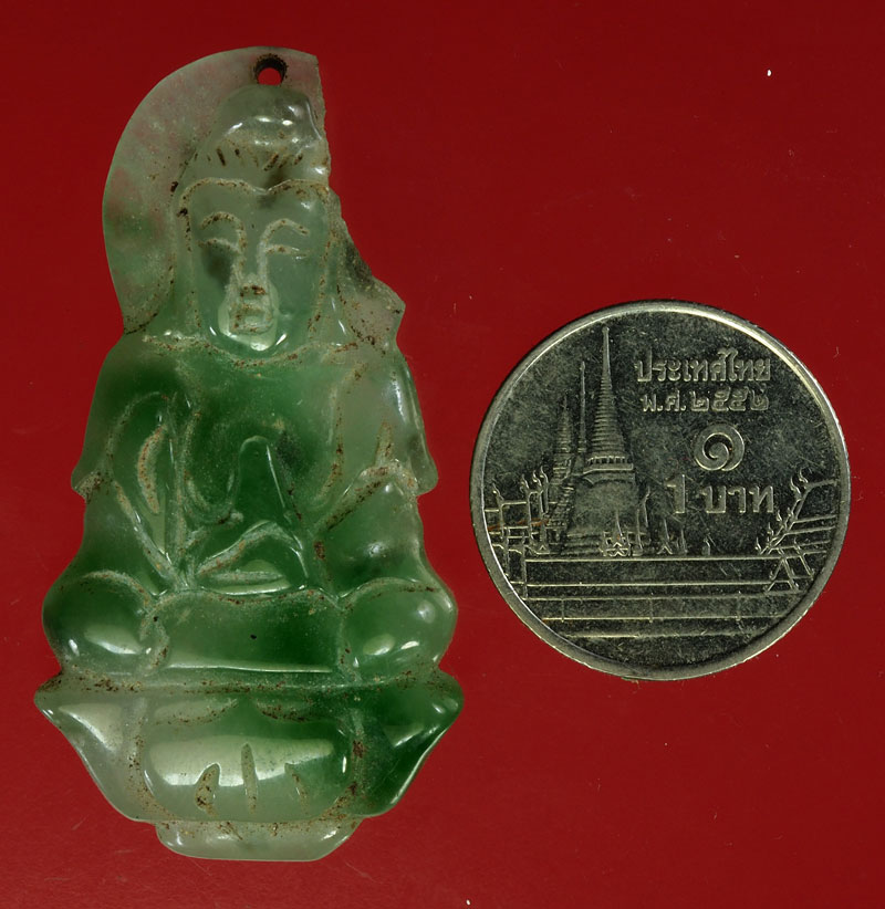 *28480 พระหยกแกะบิ่นมุมบนขวา ไม่ทราบที่และปีสร้าง 8