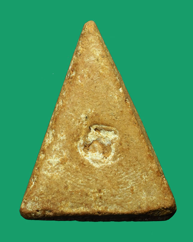 ขายแล้ว*35036 พระนางพญาค่ายอดิศร ปี 2514 เนื้อดิน(หลวงพ่อกวย วัดโฆษิตราราม ร่วมปลุกเสก) 9.1