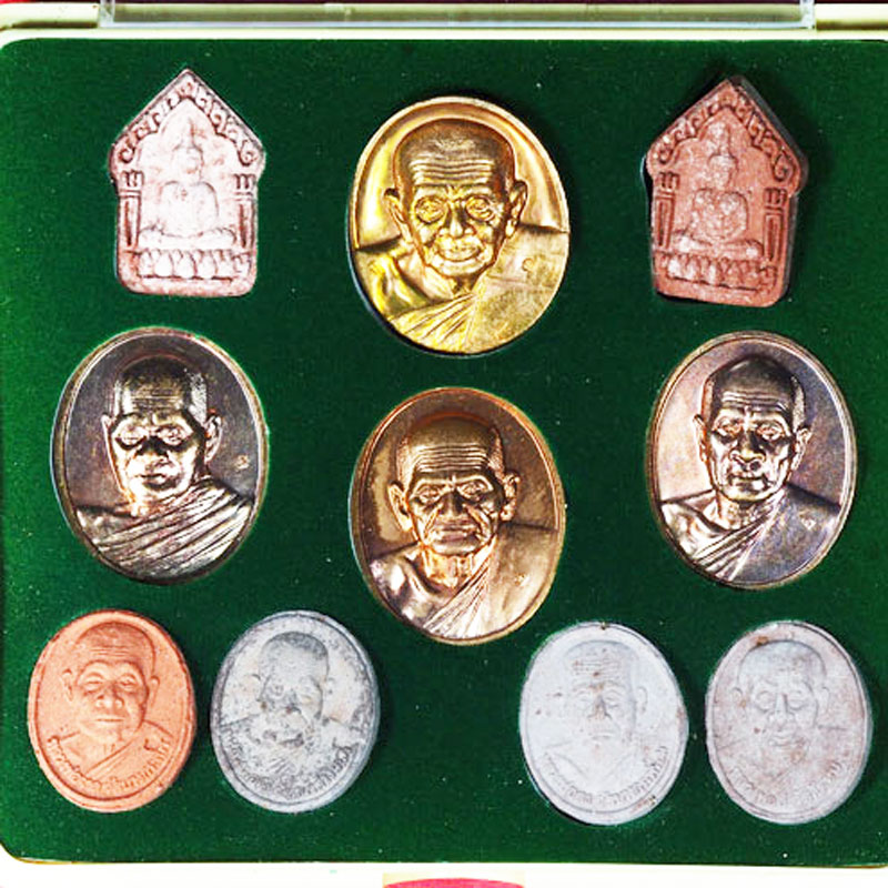 *36537พระชุด ชอบเงินสด (หลวงปุ่หมุน วัดบ้านจาน ร่วมปลุกเสก)1