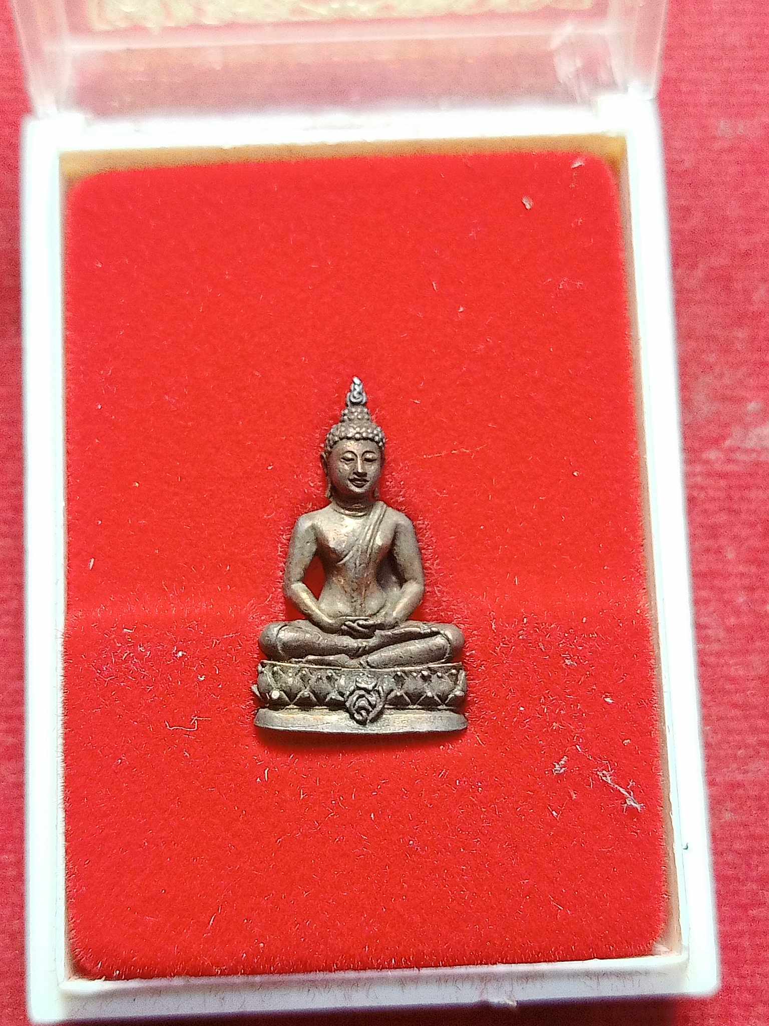 พระชัยวัฒน์ สมเด็จย่า 90 พรรษา ปี2533 พร้อมกล่อง (SKU-02965)