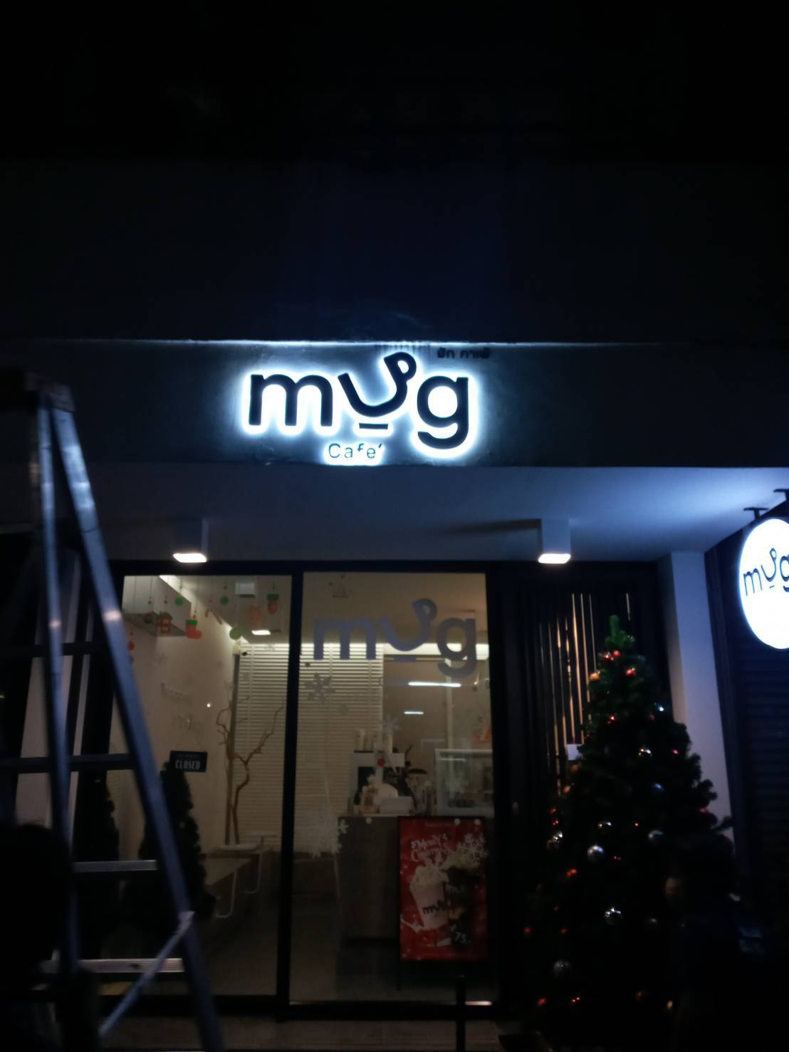 ป้ายอักษรไฟออกหลัง อักษรซิงค์ทำสีไฟออกหลัง