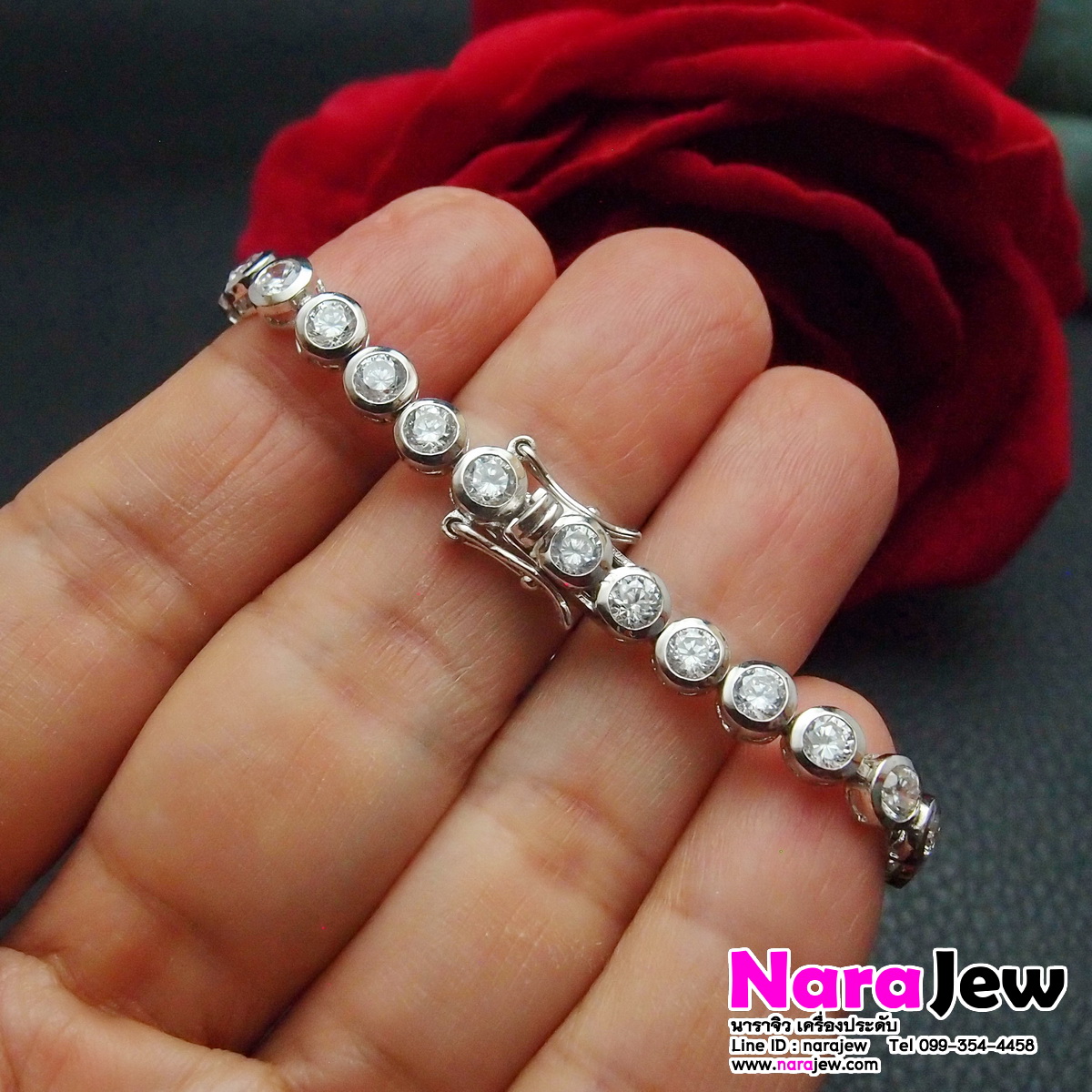 สร้อยข้อมือ เงินแท้ 925 ประดับเพชร CZ (เพชรสังเคราะห์) ประกาย เล่นไฟวิ้ง แบบ J