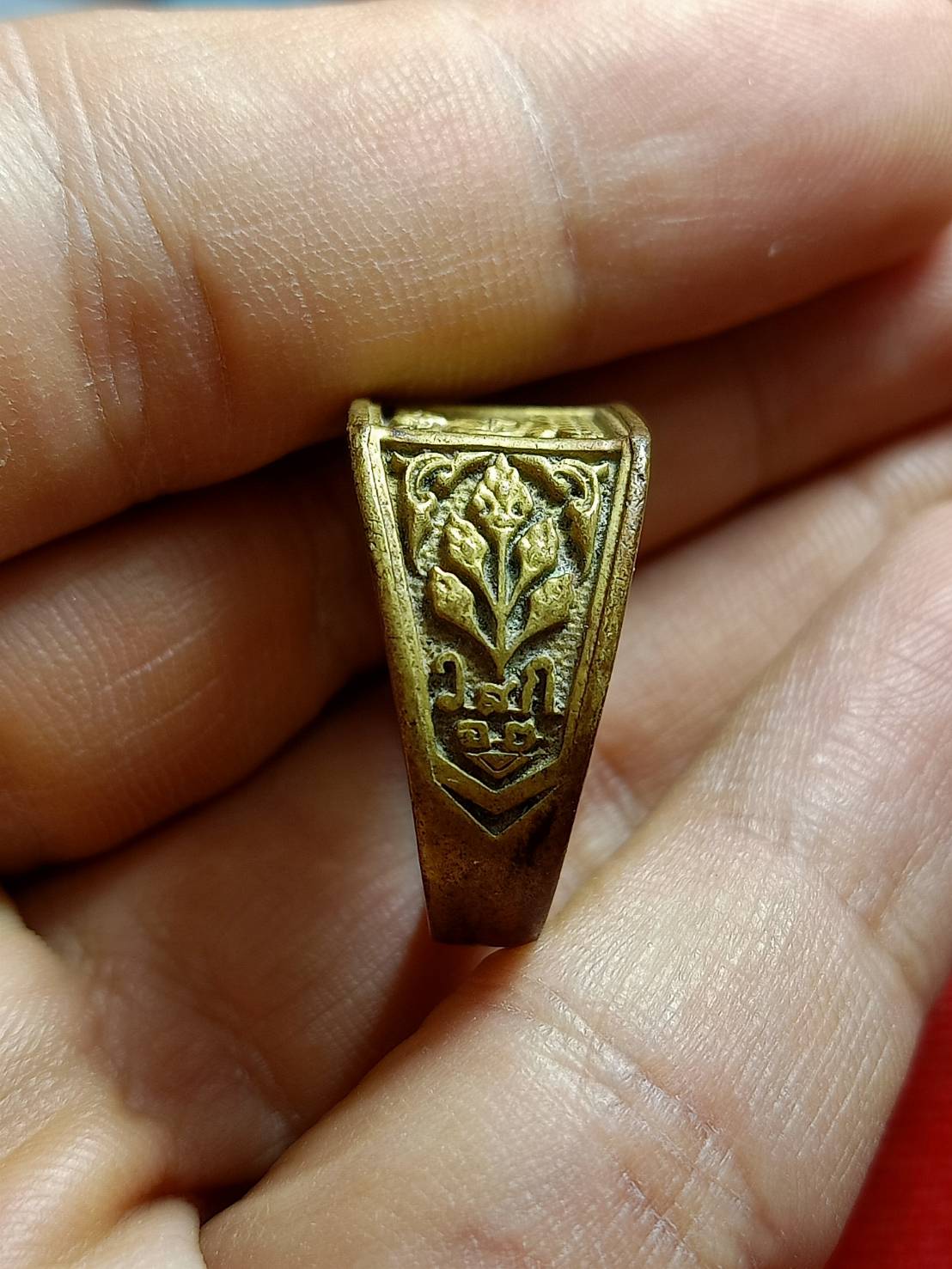 แหวนหน้าพระพุทธ หลวงปู่ดู่ พรหมปัญโญ วัดสะแก จ.อยุธยา ปี พ.ศ.2555 (SKU-06148)