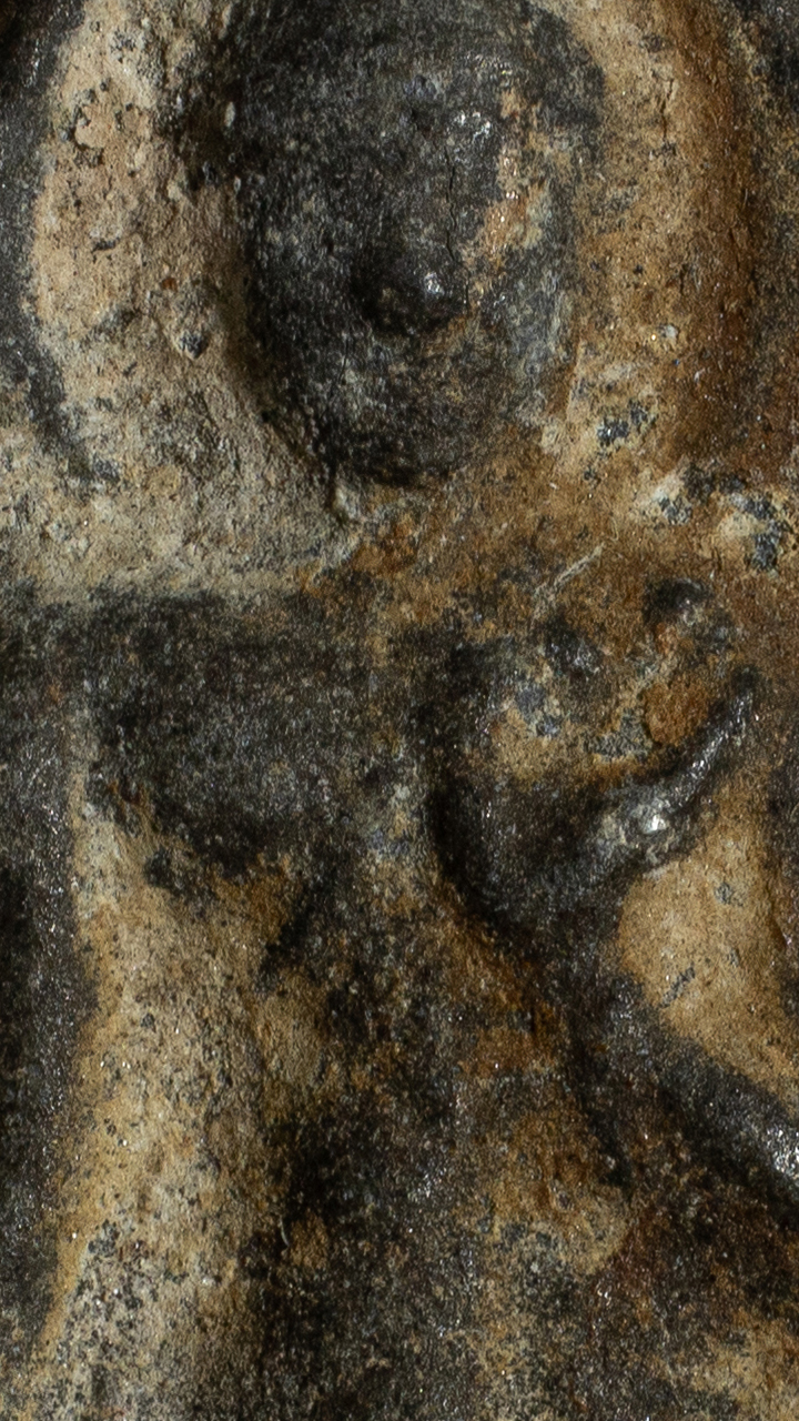 ลีลาข้างเม็ด พิมพ์เล็ก เนื้อชินสังฆวานร สมัยอยุธยาตอนกลาง