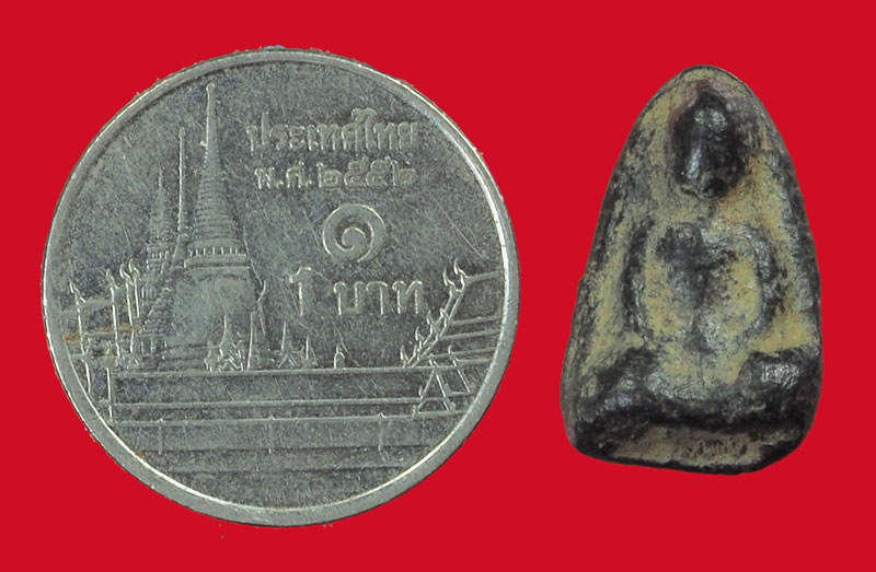 *33874 พระพิมพ์สมาธิ ขนาดเก่าเม็ดน้อยหน่า เนื้อดินดำ ไม่ทราบที่และปีสร้าง 9.1