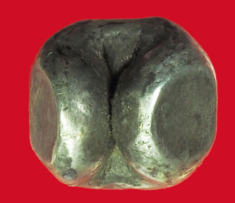 *38998 เงินพดด้วงสมัยอยุธยา ตราบัวยันต์ หนัก 1 บาท น้ำหนักประมาณ 14.75 กรัม 10.1