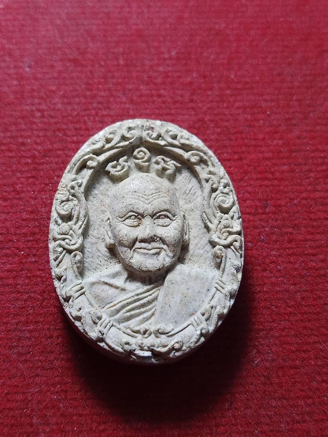 พระผงลายฉลุหลังพระปฐมเจดีย์ หลวงพ่อเปิ่น วัดบางพระ จ.นครปฐม (SKU-11972)