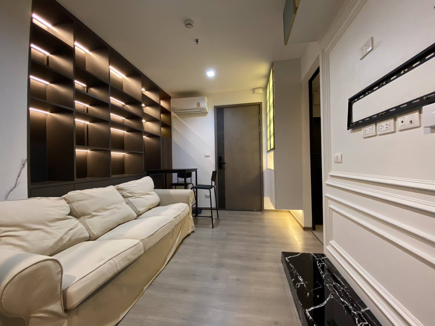 ห้องสวย ชั้น สูง วิวเทพ ให้เช่า (For Rent) คอนโด : เดอะ ไลน์ พหลโยธิน อาคาร B 1 ห้องนอน 1 ห้องน้ำ 37ตรม.