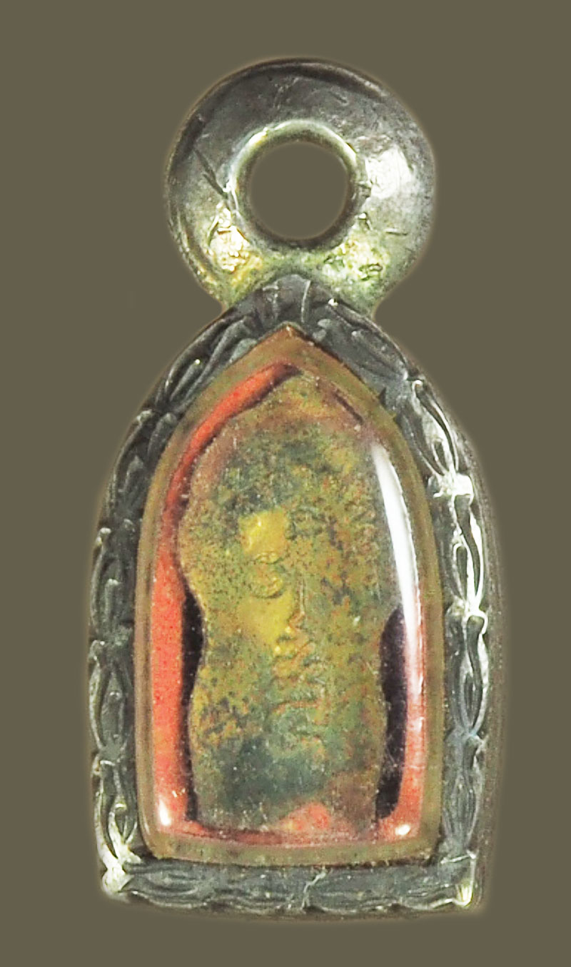 ขายแล้ว*39423 พระปรกใบมะขาม รุ่นแรก หลวงพ่อทองดำ วัดท่าทอง อุตรดิตถ์ เนื้อทองเหลืองพร้อมตลับเงิน 92