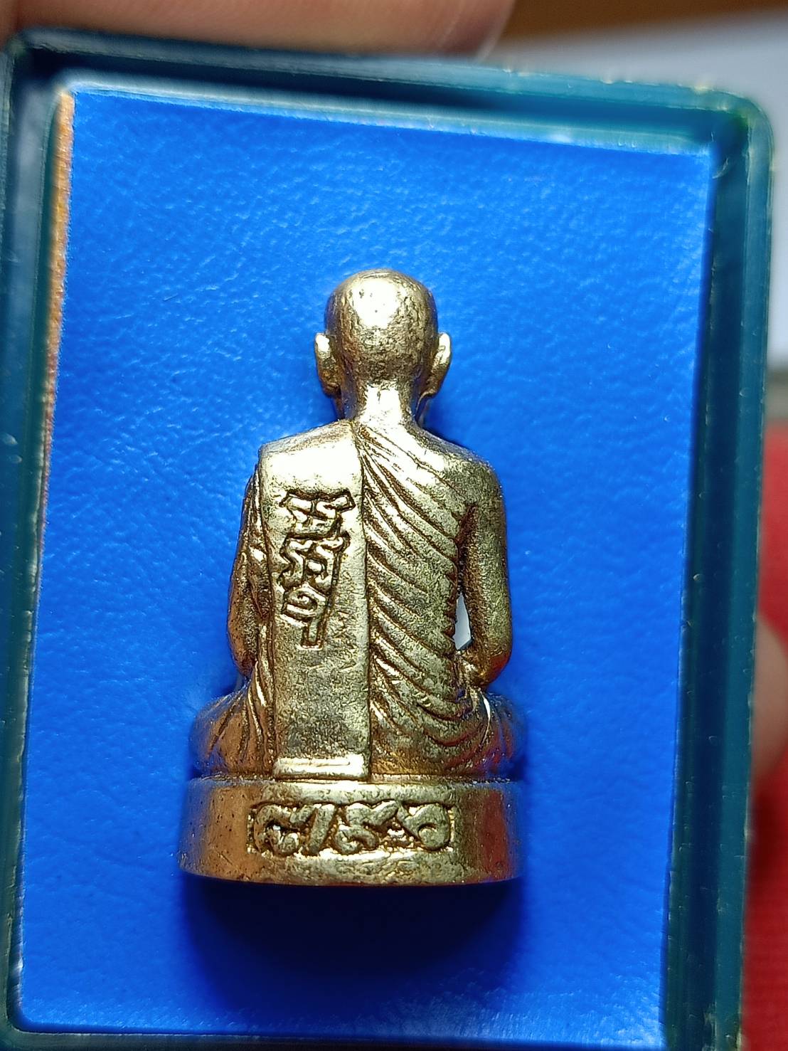 รูปหล่อหลวงพ่อขวัญ ปวโร วัดบ้านไร่ จ.พิจิตร รุ่น 8 รอบ ปี 2547 พร้อมกล่อง (SKU-11799)