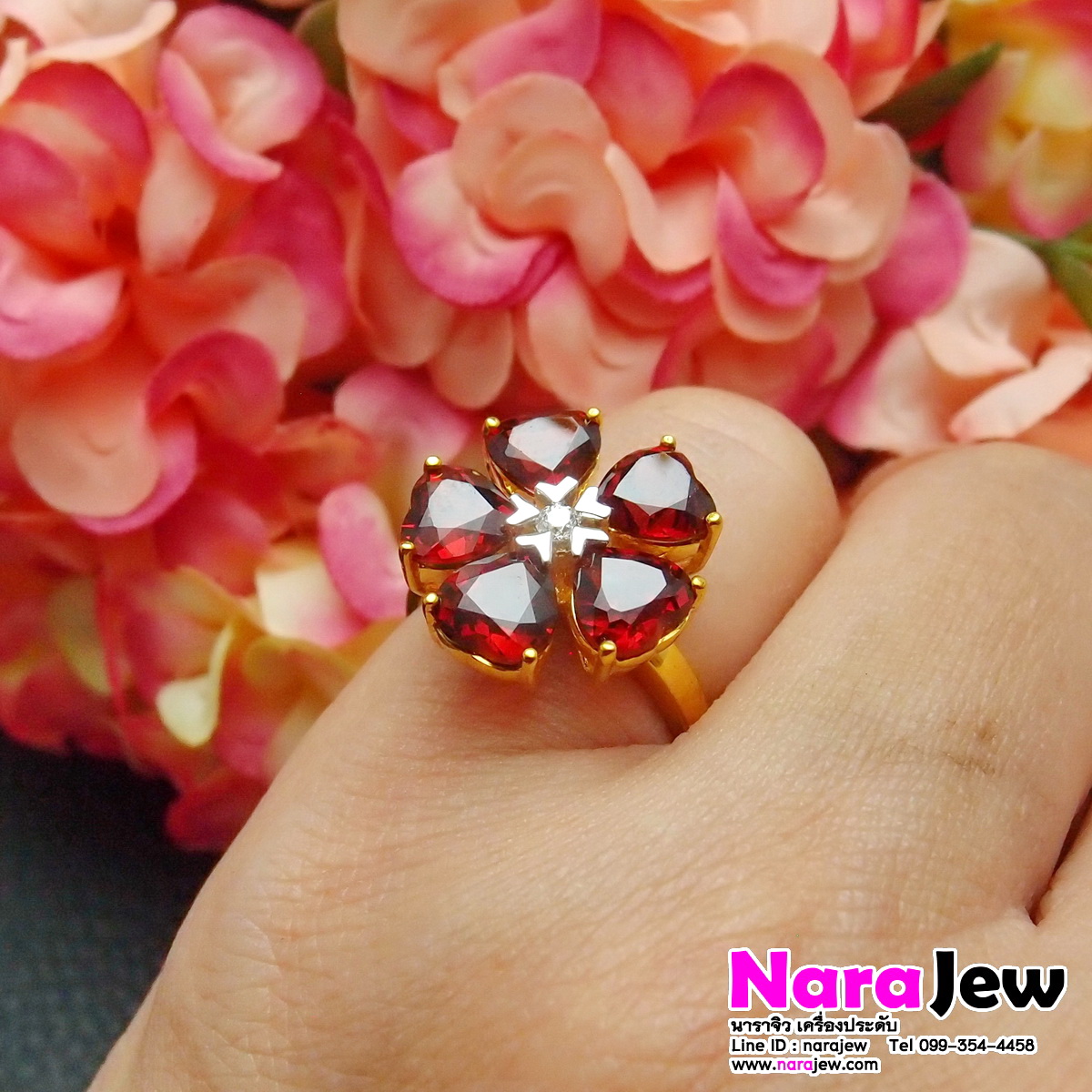 แหวนพลอยโกเมน รูปหัวใจ ประดับเพชรแท้ แบบแหวนหน้ากว้าง ใส่สวยเต็มนิ้ว