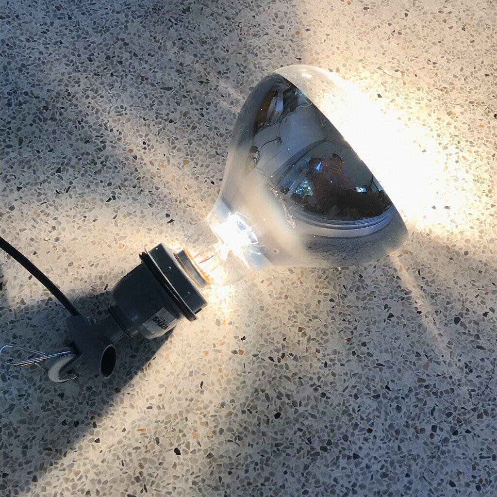 หลอดไฟอินฟาเรด ขั้ว E27 สีเหลือง หลอดให้ความอบอุ่นสัตว์เล็ก กกไก่ หมู อุ่นอาหาร (ขนาด 150/175/250/275W)