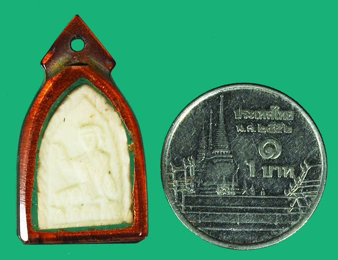 *36870 นางกวักแกะ หลวงพ่อกวย วัดโฆษิตราราม ชัยนาท เลี่ยมพลาสติกเดิมจากวัด 12