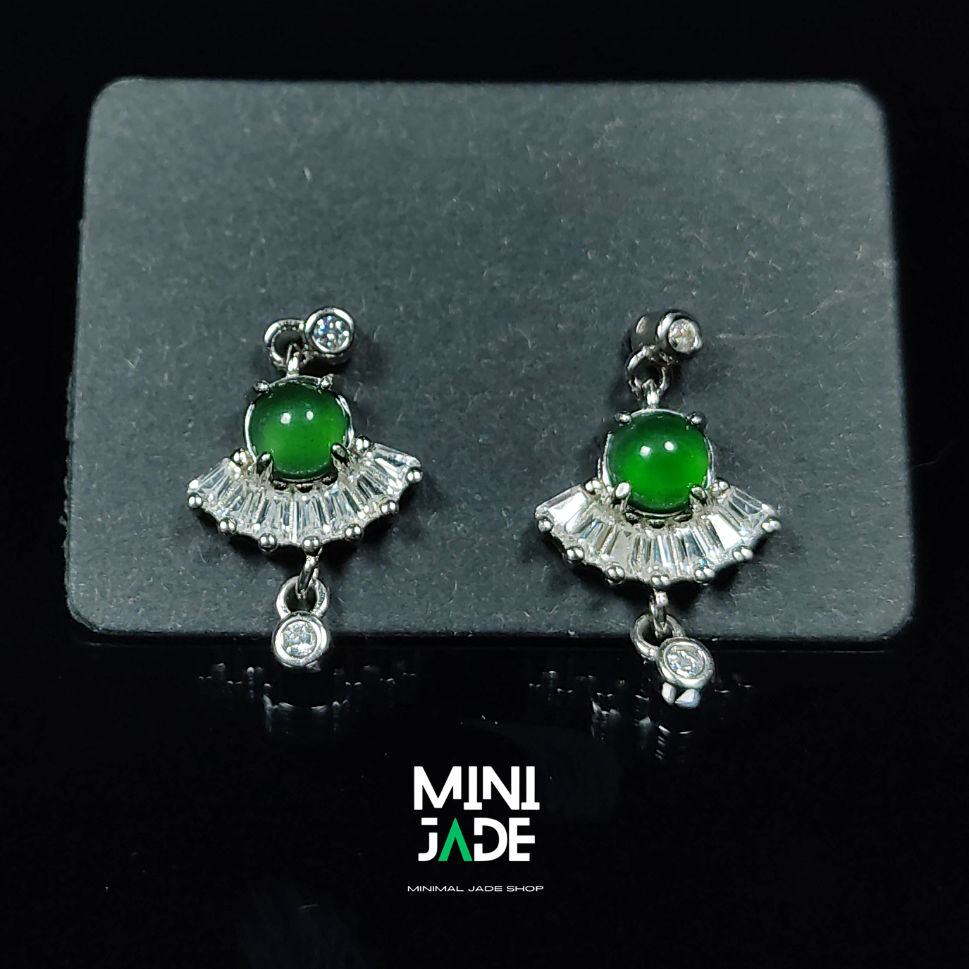 ต่างหูหยก jadeite เนื้อแก้วเขียวจักรพรรดิ ขนาด 4.5 มม
