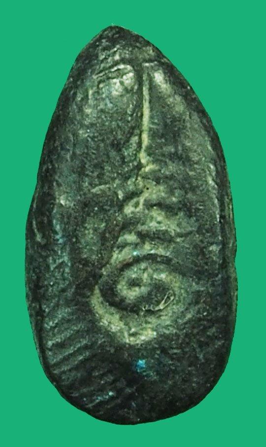 *37569 พระเม็ดน้อยหน่า หลังยันต์ เนื้อดิน พอมีอายุ ไม่ทราบที่ 9.1