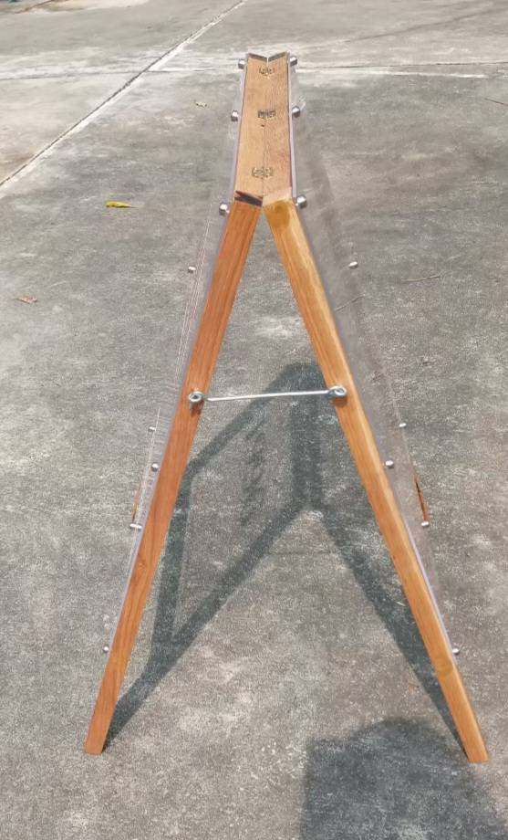 ป้ายไม้สนติดอะคริลิคติดสติ๊กเกอร์ไดคัท