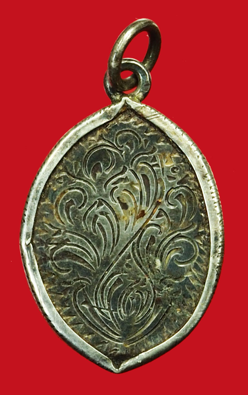 ขายแล้ว*36395 ล็อกเก็ตในหลวงรัชกาลที่ 5 เลี่ยมเงินเก่า ไม่ทราบปี 5