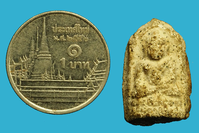 ขายแล้ว*36610 พระชัยวัฒน์ ครึ่งซีก เจ้าคุณศรีสนธิ์ วัดสุทัศน์ ปี 2484 กรุงเทพ เนื้อผง 9