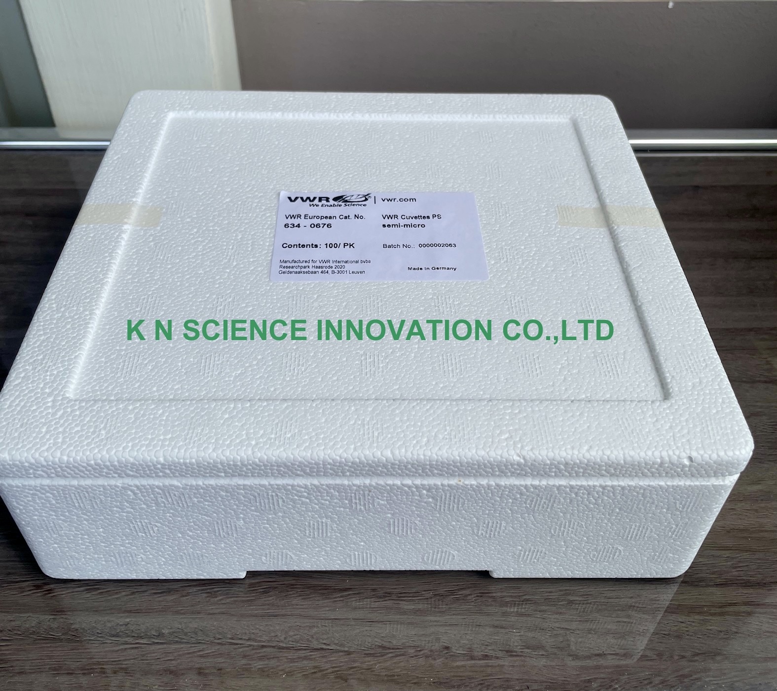 คิวเวทท์พลาสติก,Cuvette Plastic (Semi-micro) ,เนื้อ PS ,ปริมาตร 1.5-3.0 ml , 100 ชิ้น/กล่อง ยี่ห้อ VWR/England 634-0676