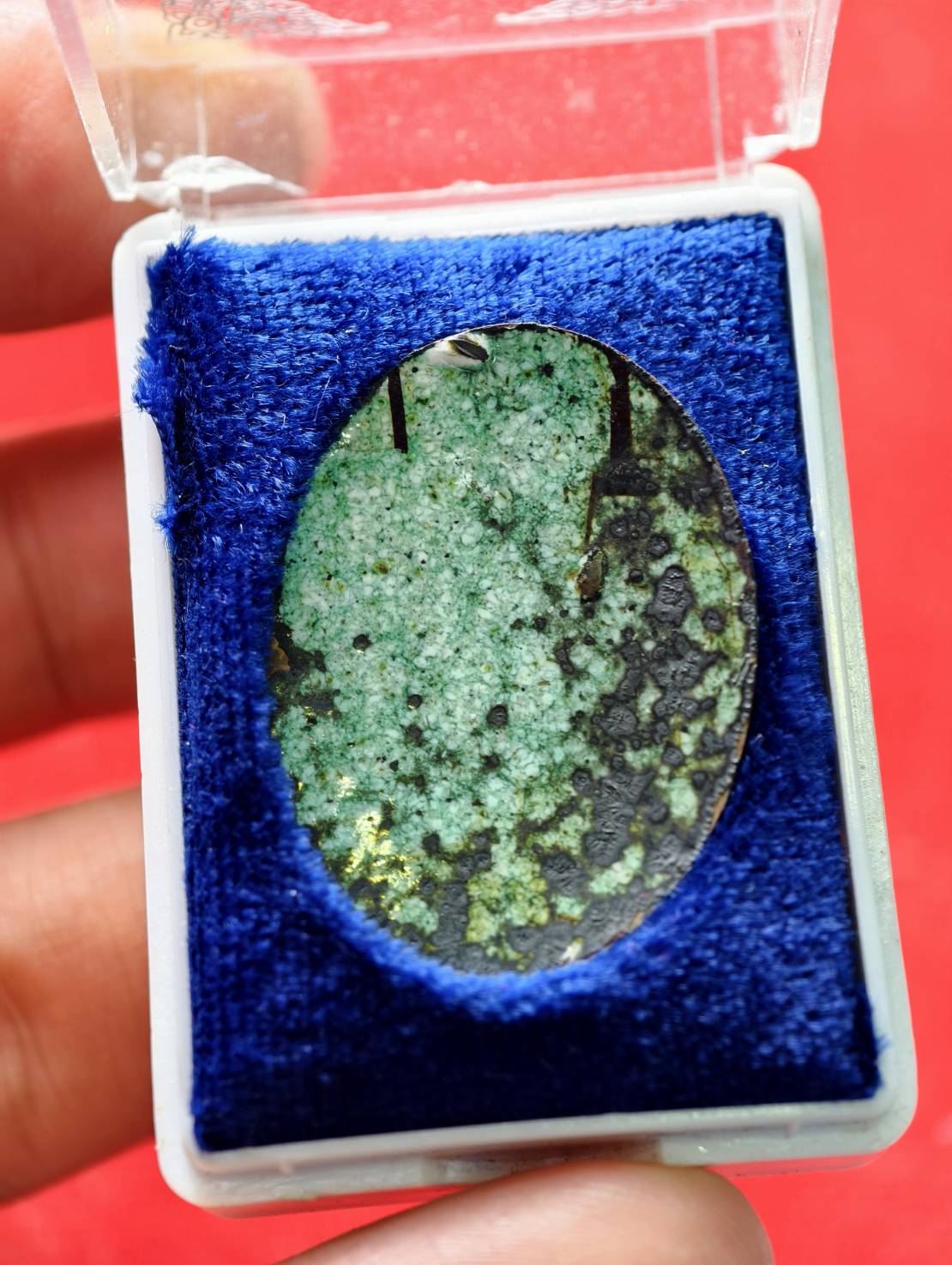 ล็อกเก็ตสมเด็จพระปิยะมหาราช หลวงพ่อเกษม เขมโก ปี 2537 พร้อมกล่อง (SKU-13607)