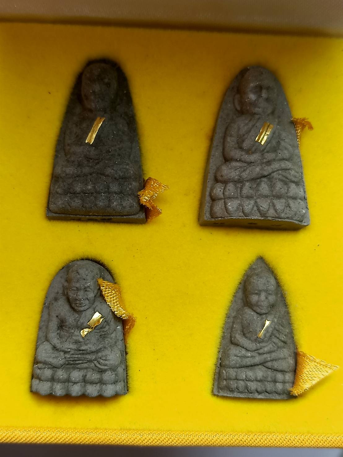 พระชุดหลวงปู่ทวด สามีราโม ตะกรุดทองคำ รุ่นรัตนรังสี ปี 2541 (4 องค์) อาจารย์นอง ปลุกเสก พร้อมกล่อง (SKU-09288)