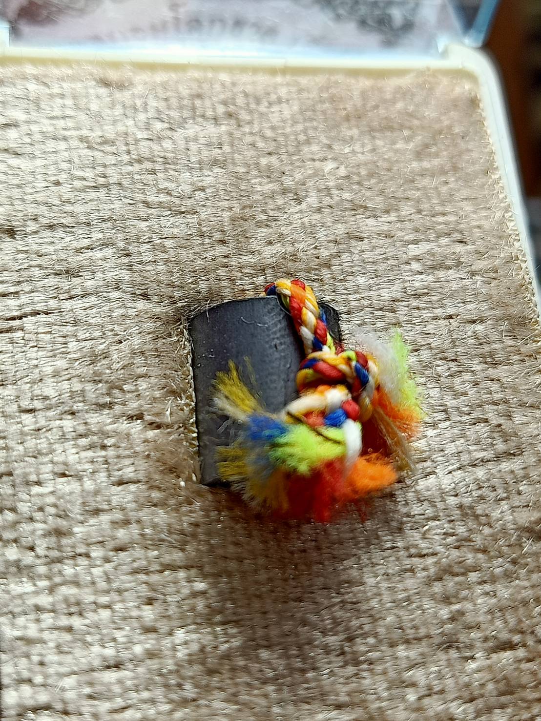 ตะกรุดลูกอมโลกธาตุ(จันเพ็ญ) รุ่นแรก รวยล้นเหลือ ค้าขายร่ำรวย เนื้อตะกั่ว หลวงพ่อแดง วัดอินทาราม จ.สมุทรสงคราม พร้อมกล่อง (SKU-07381)