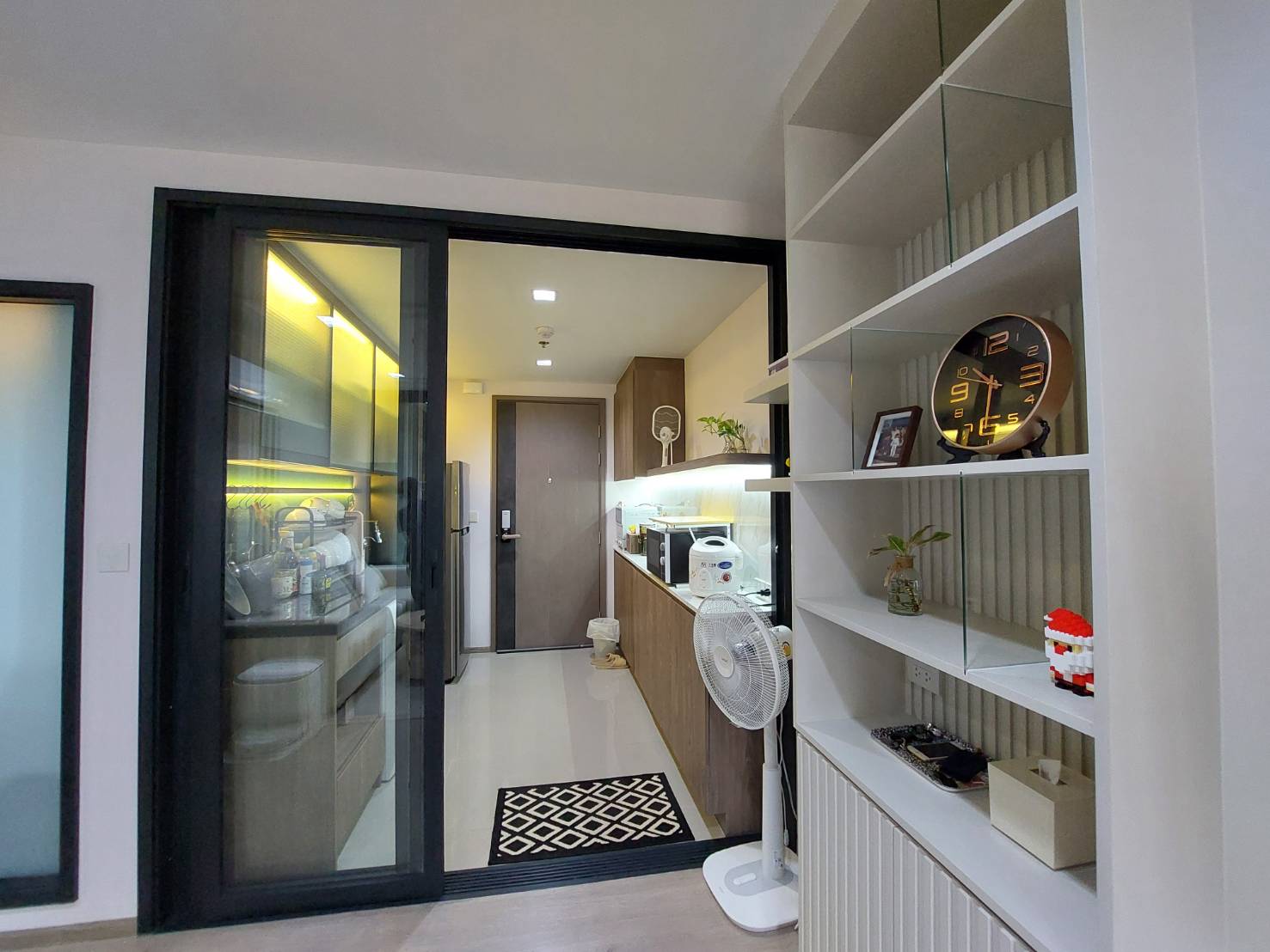 ให้ขาย (For Sale) คอนโด : เดอะ ไลน์ พหลโยธิน อาคาร B (The Line Phahonyothin Park B) ประเภท : 2 ห้องนอน 2 ห้องน้ำ พื้นที่ : 65ตรม.