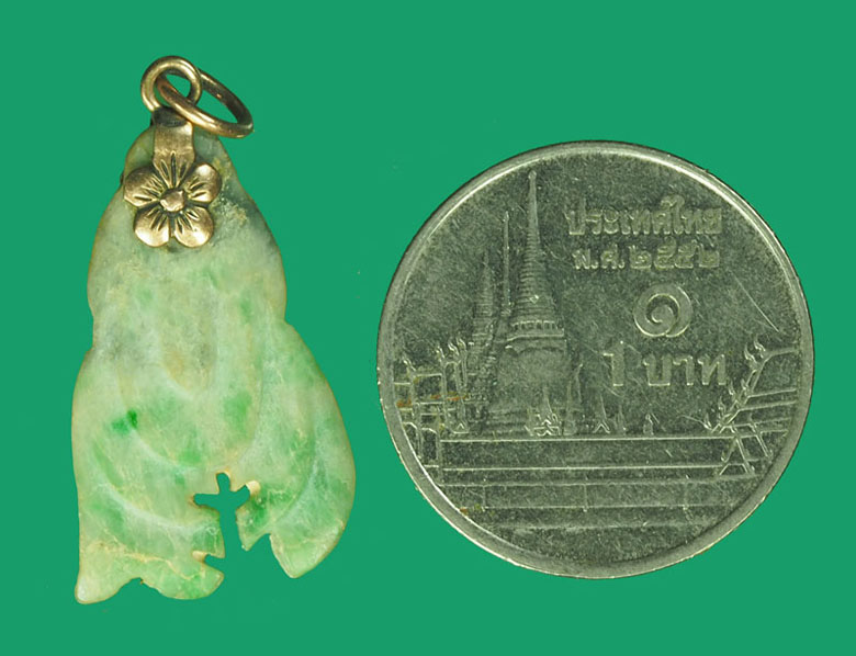 *33546 จำปีหยกแกะ ฐานดอกเป็นห่วงเชื่อม ทำด้วยนากแก่ทอง เก่า 12