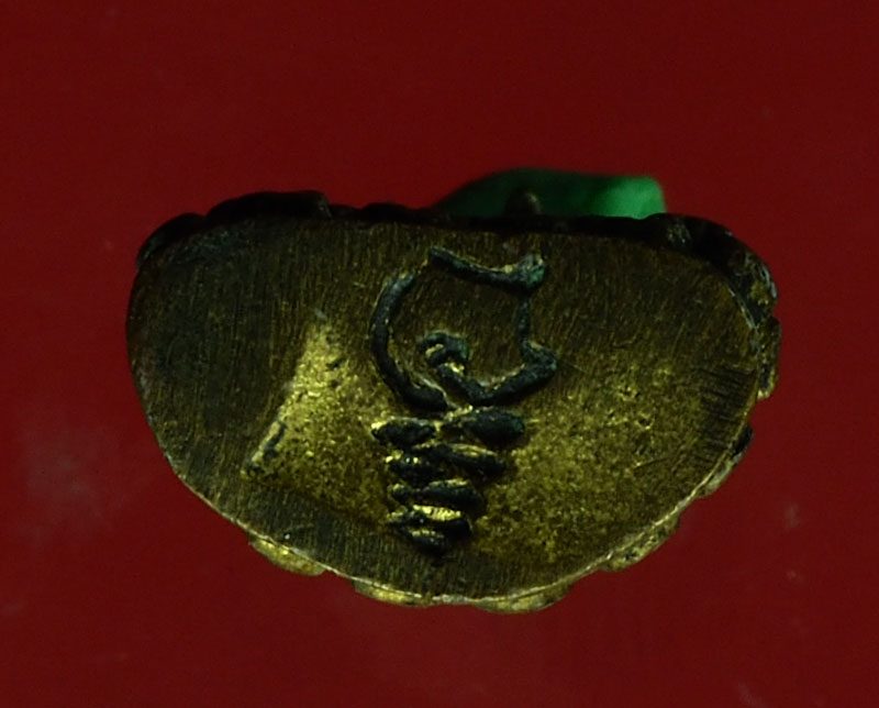 *28508 พระชัยวัฒน์ ใต้ฐานตอกโค๊ต ไม่ทราบที่และปีสร้าง 7