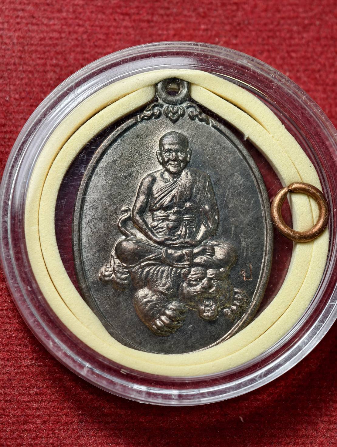 เหรียญหลวงพ่อเปิ่น เนื้อนวะ วัดบางพระ จ.นครปฐม รุ่นดารากาชาดทูลเกล้า ปี 2535 (SKU-13663)