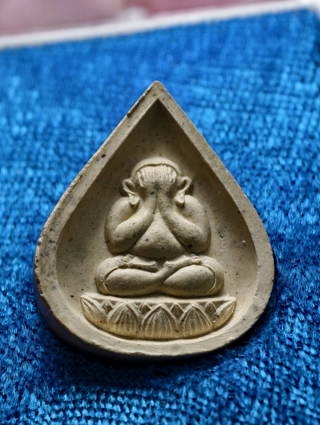 พระพุทธเมตตา หลวงปู่วิเวียร วัดดวงแข กทม. ปี 2535 พร้อมกล่อง (SKU-13479)