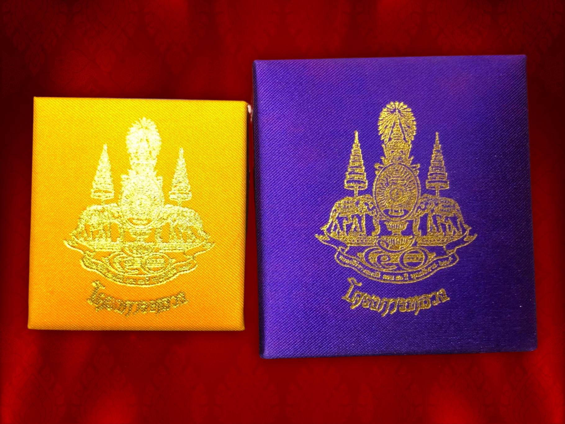 พระพุทธนวราชบพิตร พระพิมพ์จิตรลดา พิมพ์ใหญ่ + นวะ พิมพ์เล็ก (พระโครงการหลวง) พร้อมกล่องเดิมๆ ปี 2539